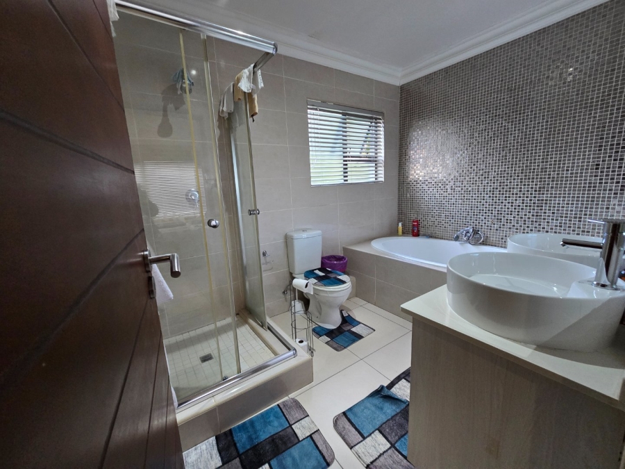 3 Bedroom Property for Sale in Groenvlei Sh Free State
